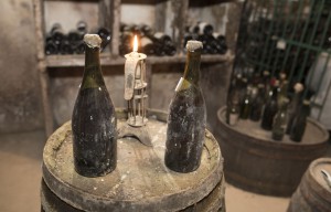 960x614_jura-trois-plus-vieilles-bouteilles-vins-monde-circulation-encheres-illustration.jpeg